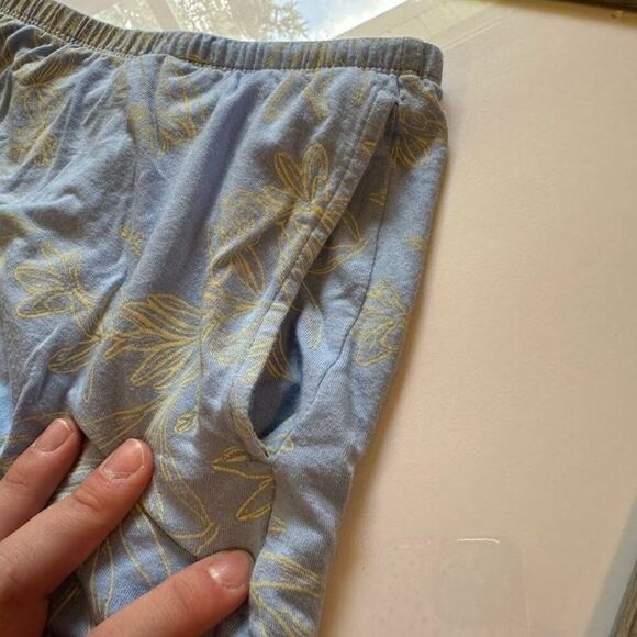 Sz Large Stars Above Cami & Shorts Pajama Set with Adjustable Spaghetti Straps - Picture 9 of 11